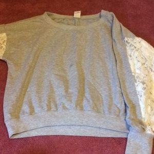 Grey sweatshirt w lace sleeves.